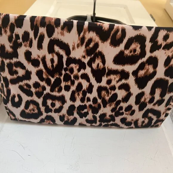 NwT No Boundaries Natural Leopard Tote Bag - Picture 2 of 11